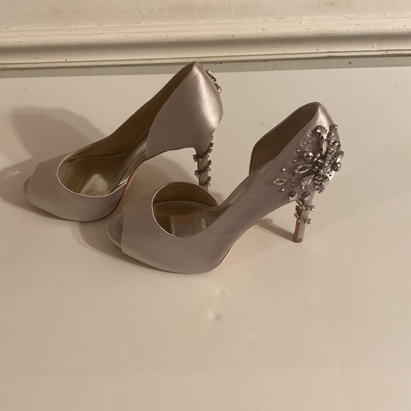 ANTONIO MELANI CAREAN SATIN RHINESTONE JEWEL DETAIL PEEP-TOE PUMP (R) - Picture 5 of 11